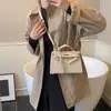 Bolsa Satchel Casual Elegante Pequena Quadrada para Mulheres Moda Outono 2025 Elegante Exquisite Tendência Bolsa de Ombro Único Transversal