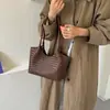 Bolsa de palha trançada de alta qualidade para mulheres 2026 novo design estiloso e moderno este ano popular bolsa de ombro único bolsa para o dia a dia
