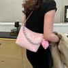 Bolso bandolera elegante de color liso para mujer, diseño moderno de nicho, bandolera con cadena, bolso pequeño popular para ir al trabajo (2025)