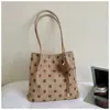 Bolso Transfronterizo para Mujer Estilo Coreano Bolso Tote de Lunares Mujer 2026 Nuevo Gran Capacidad Bolso de Hombro Único Versátil para Viajar de Mano Simple