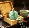 Colar com Pingente de Lótus Verde Jade Hetian Imitado Guanyin, Pingente de Jade Guanyin Bodhisattva Sentado em Lótus Redondo de Jade