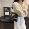 Bolso retro de un solo hombro para mujer estilo coreano, nueva colección otoño 2026, moderno y a la moda, con un diseño elegante y estiloso, adecuado como bolso cruzado o bolso de hombro