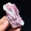 Piedra en bruto de cristal natural Donghai etiqueta mineral turmalina flor de ciruelo grava espécimen de enseñanza piedra de energía turmalina roja venta al por mayor de fábrica