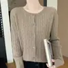 Suéter feminino de cor sólida, macio, para outono e inverno, trançado, com fivela da moda, gola redonda transfronteiriça, alta contagem de fios, peça única, alta densidade, novo estilo