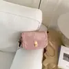 2026 Verano Nuevo Estilo Textura de Alta Gama Diseño de Nicho Moda Bolso de Hombro Versátil Bolso Cruzado tipo Sillín al por Mayor Bolso para Mujer