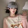 Galleta de Crema 2025 Nuevo Estilo Coreano Estilo Japonés Vintage Pequeño Tiburón Carta Bordada Gorra de Béisbol Cabeza Grande de Mujer