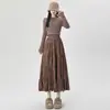 Saia de bolo de veludo para mulheres, saia texturizada de bainha larga para outono e inverno, saia evasê plissada de cintura alta de comprimento médio