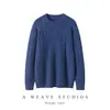 Novo estilo de suéter de cashmere grosso, canelado, com mangas raglan, caimento solto e relaxado, gola redonda, apresentando padrão trançado.