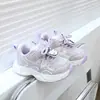 Venta al por mayor de zapatillas deportivas para niños en stock: Tenis gruesos para niñas pequeñas con suelas ligeras y parte superior de piel, aptos para niños pequeños y bebés, modelo 6702