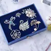 Regalo Japonés para Niñas, Set de Broches de Nicho de Alta Gama, Alfiler de Corsage de Perlas, Regalo del Día del Maestro para Lao Mai Taibo