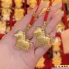 Pingente de Cavalo de Ouro Puro para Riqueza Imediata, Pingente de Celular de Cavalo do Zodíaco em Ouro, Paz e Alegria, Caixa de Presente Atraidora de Riqueza Peça de Ouro Atacado