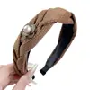 Faixa de Cabelo Trançada de Luxo, Pequena Faixa de Cabelo de Camélia Perfumada com Aba Larga, Faixa de Cabelo Versátil para Sair, Acessório de Cabeça de Alta Qualidade