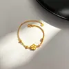 Pulseira de Dragão Escama de Gelo Triturado Dourada CNC, Trevo de Quatro Folhas de Alta Retenção de Cor, Flor de Cinco Pétalas Trevo da Sorte, Acessório de Mão Banhado a Ouro 24K