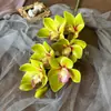 Flor de Cymbidium Artificial de Alta Qualidade com Sensação Tátil 3D Arranjo de Flores de Casamento Decoração de Casa Decoração Artificial Orquídea