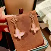 Pendientes de Mariposa de Nácar Rosa Estilo Pequeña Fragancia de Lujo Ligero y de Alta Gama Pendientes de Doble Mariposa de Concha Asimétricos Pendientes para Mujer