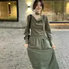 Vestido Novo Estilo Transfronteiriço Outono e Inverno com Gola de Laço Fluida, Feminino e Elegante, Adequado para o Trabalho, Cintura Marcada, Vestido Longo Plissado Linha A Atmosférico