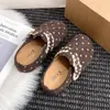 Sandálias femininas slip-on estilo Birkenstock com sola grossa e estampa de bolinhas, para uso ao ar livre, nova coleção outono/inverno 2026, pantufas fofas estilo mule preguiçoso