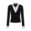 Camisa UNBDNS falsa de duas peças com decote V e patchwork, acinturada, modelagem justa, em camadas, com top interno em camadas para looks de outono inicial femininos