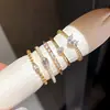 Anillo Abierto Simple y de Moda con Perlas Incrustadas de Diamantes Juego de Cinco Piezas Nuevo Anillo de Dedo Índice de Nicho Joyería de Lujo Ligero de Alta Gama para Mujer