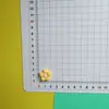 Atacado de acessórios florais coloridos e brilhantes para roupas DIY feitas à mão, acessórios de cabelo, capas de celular, Crocs, capas de fone de ouvido e cabos de dados