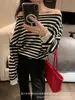 Suéter de Punto Rayado para Mujer, Nuevo Otoño/Invierno Coreano Hombros Descubiertos, Un Hombro, Hombro Diagonal Suelto, Suéter Pulóver Versátil de Manga Larga