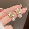 Brincos de Pérola Florais Exquisitos Estilo Francês Luxo Leve Micro Embellished, Design de Nicho de Alta Qualidade Brincos Únicos Atacado