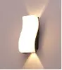2024 creativa nueva lámpara de pared LED emisora de luz nórdica habitación dormitorio pared de fondo lámpara de pared impermeable exterior venta al por mayor