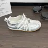 Zapatillas de entrenamiento alemanas de suela blanda estilo ballet para mujer, nuevo modelo verano 2026, zapatillas deportivas casual versátiles de suela plana transpirables para el día a día