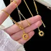 Tienda de Oro Mismo Estilo Collar de Corazón Picado Chapado en Oro Alta Retención de Color Floral Mariposa Moneda de los Cinco Emperadores Collar Venta al por Mayor