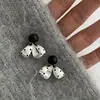 Brincos de Tarraxa Retro Francês Preto com Bolinhas e Laço Pequenos Delicados Simples Versáteis para o Dia a Dia Moda de Alto Padrão