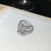 Anillo de hoja de huevo de paloma rojo rubí estilo corte con sensación antigua anillo retro de circón para dedo índice joyería de mano de temperamento lujoso