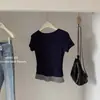 Camiseta Retro Coreana Falsa de Dos Piezas Manga Corta Hombro Derecho para Mujer en Verano Diseño de Nicho Sexy Adelgazante Superior Trendy