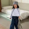 Camiseta de Otoño para Niña de 26 con Mangas de Campana, Top Blanco Elegante y Versátil de Manga Larga para Bebé para Usar por Encima y Como Capa
