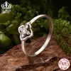 Anillo Aifulu de Lujo con Trébol de Cuatro Hojas Lucky y Moissanita Brillante S925 Plata de Ley Anillo Brillante Joyería para Propuesta para Mujeres