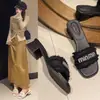 Sandalias de pedrería para mujer con tacones gruesos, versátiles para primavera y verano, cómodas para ir al trabajo y para usar al aire libre, zapatos que no cansan, 2026, bordes deshilachados, punta cuadrada, flecos
