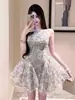Elegante estilo de socialité, vestido sin mangas de jacquard finamente confeccionado, colección de verano 2026, extremadamente hermoso, vestido de cumpleaños que ciñe la cintura