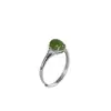 Joia de prata elegante e moderna, prata S925, cravação clássica de quatro garras com jade Hetian, anel feminino para o dedo indicador
