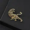 Broche de animal de desenho animado tigre transfronteiriço cravejado de diamantes pino de pedra preciosa colorida retrô de alta qualidade fivela de lenço de seda de nicho atacado