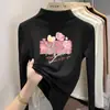 Camiseta infantil estilosa de fleece dupla face, gola alta discreta, top casual de manga longa, blusa de base escovada para outono e inverno infantil, novo estilo