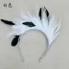 Tocado de Plumas para Danza Latina Diadema de Plumas para Fiesta de Flores Tocados Europeos y Americanos Hechos a Mano con Plumas de Pollo para Actuaciones