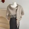 Novo Design de Nicho Cachecol Triângulo com Franja de Cor Sólida para Homens e Mulheres, Xale Quente de Lã Misturada Estilo Retrô Espesso Atacado
