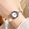 Reloj de Mujer Perla Superficie de Concha Transmisión en Vivo Popular Exquisito Superficie de Corte Diamante Compacto Pulsera Reloj de Mujer de Moda