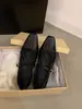 Sapatos Mary Jane Planos Prateados Estilo Francês para Mulheres, Novo Modelo Primavera/Outono 2024, Adequados para Combinar com Vestidos, Sapatos de Noite Delicados