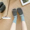 Sapatos Femininos de Couro Genuíno na Cor Uva, Sapatos Slip-On de Solado Grosso com Forro de Pelúcia, Mocassins Femininos para o Inverno 2025, Adequados para Uso Externo