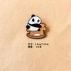 Broche pequeño de panda de dibujos animados, lindo pin de insignia de aleación japonesa, decoración de bolso, hebilla de pin, insignia de ropa personalizada, creativo