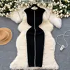 Vestido de Tricô de Alta Qualidade com Estampa de Deusa Temperamental Design com Senso de Design Feminino Nicho Slim Fit Emagrecedor Temperamento Saia de Quadril Contrastante