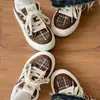 Novos Sapatos Femininos Outono 2026: Tênis de Lona Design, Sapatos Femininos Originais Estilo Coreano, Sapatos Casuais de Alta Qualidade de Nicho com Sola Grossa