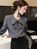 Cárdigan de Punto Corto de Moda Estilo Hermana Real de Gama Alta para Reducir la Edad, Nuevo Suéter con Solapa y Lazo Rojo para Mujer Otoño e Invierno