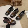 2026 Otoño Suela Gruesa Aumenta Altura Estilo Británico Nuevo Versátil Primavera-Otoño Estampado Leopardo Zapatos de Vestir con Cordones Negros para Mujer