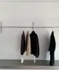 Estantes de pared para tiendas de ropa de hombre y mujer, estantes de exhibición de acero inoxidable cepillado, estantes de exhibición para tiendas de ropa, estantes colgantes para tiendas de ropa infantil
